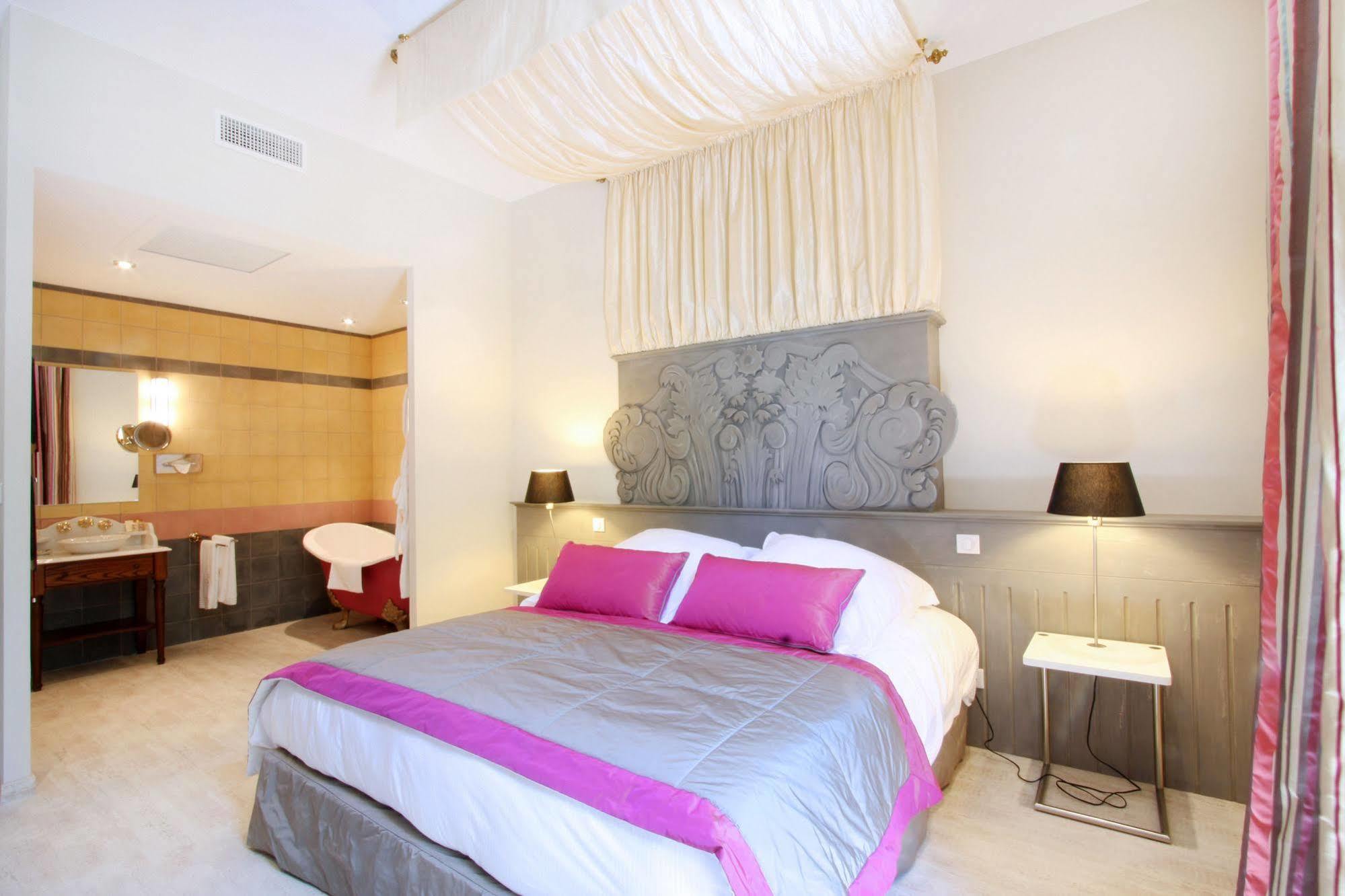 Hotel Les Deux Garcons 엑상프로방스 외부 사진