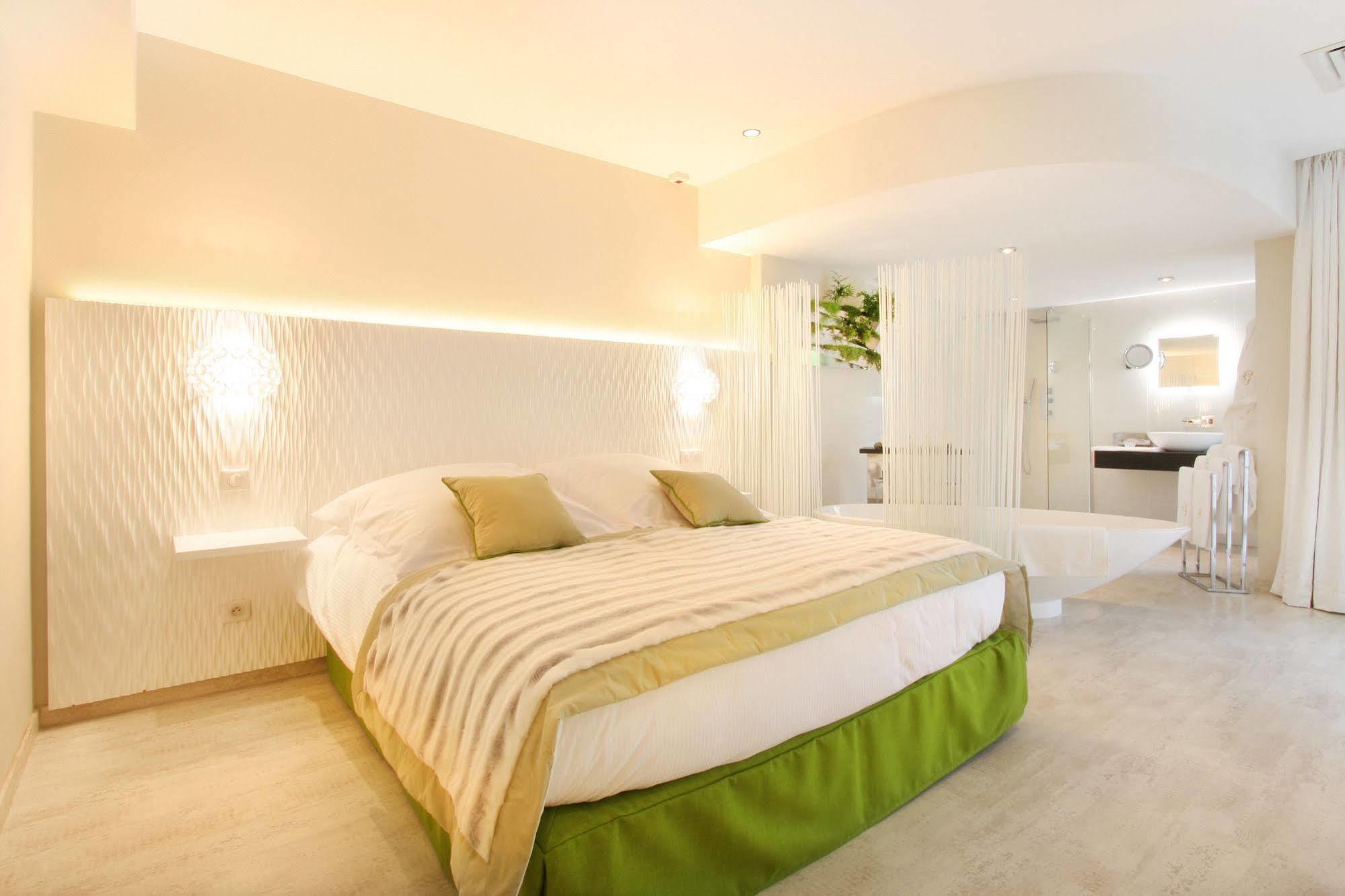 Hotel Les Deux Garcons 엑상프로방스 외부 사진