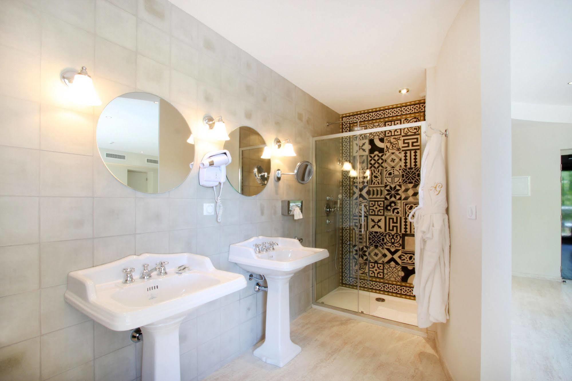 Hotel Les Deux Garcons 엑상프로방스 외부 사진