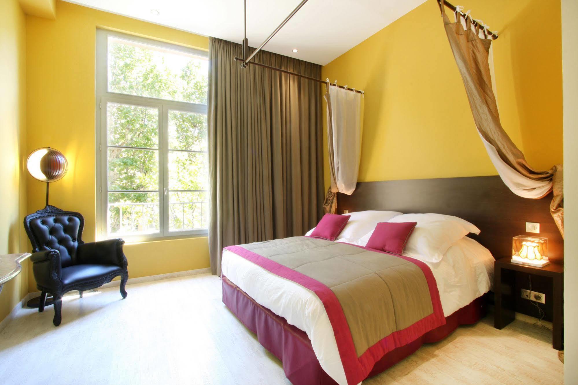 Hotel Les Deux Garcons 엑상프로방스 외부 사진