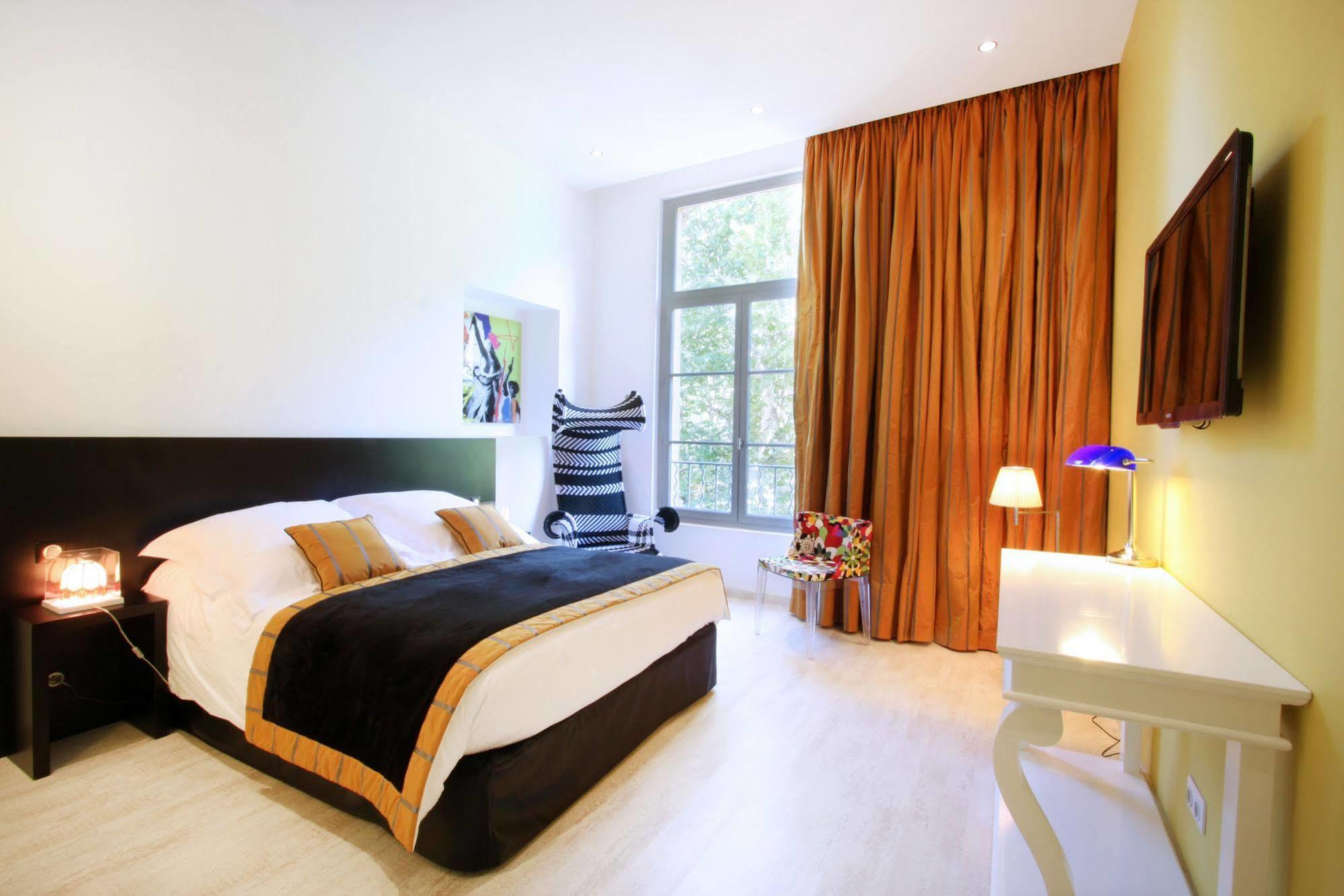 Hotel Les Deux Garcons 엑상프로방스 외부 사진